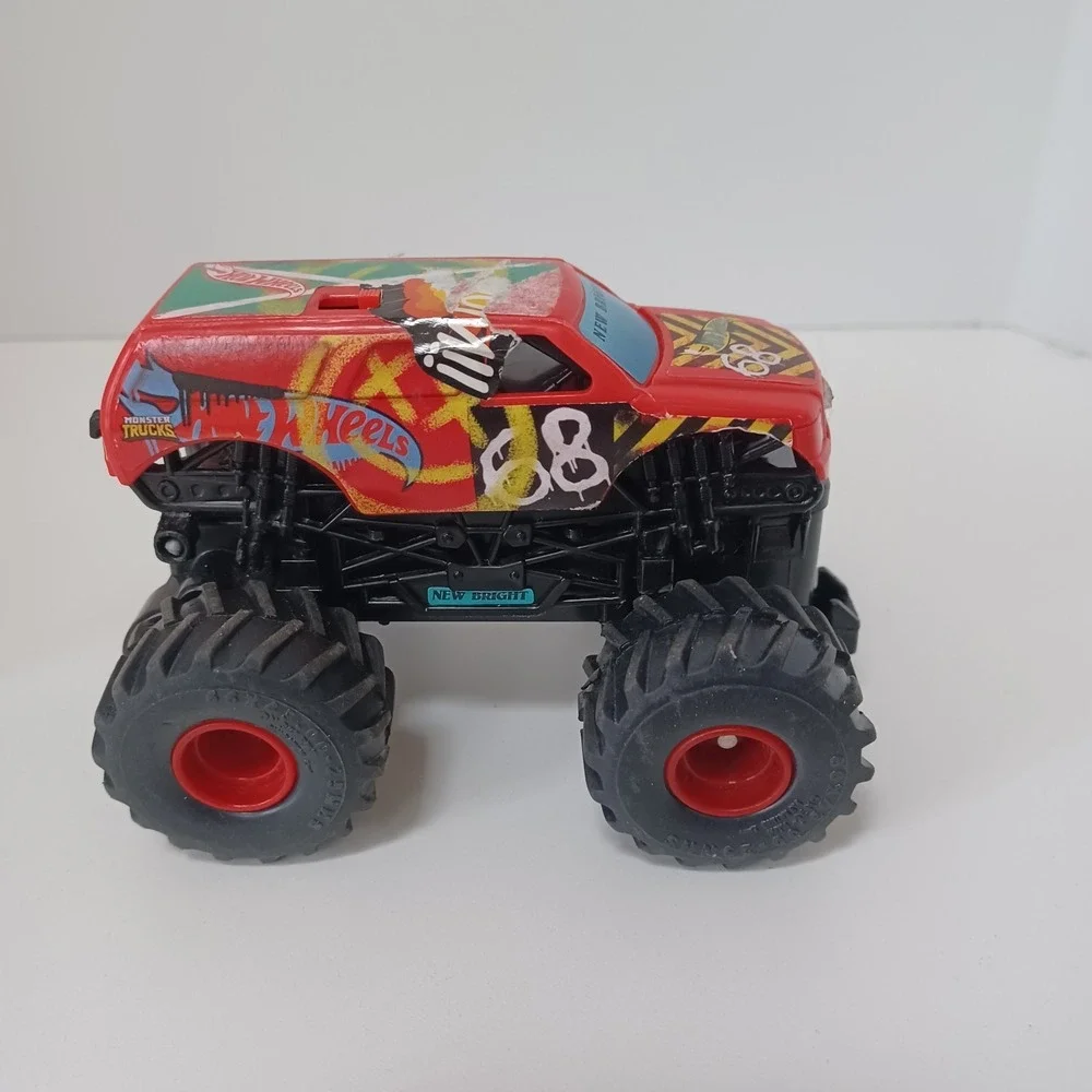 Hot Wheels LOT Monster Trucks‎ 12
